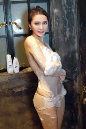 欧美群妇大交群_1080在线播放