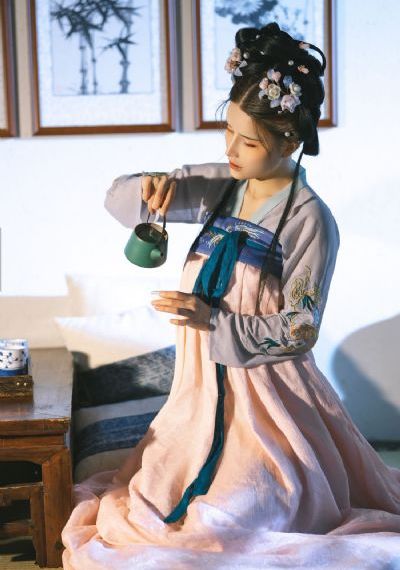欧美贵妇videos性办公室_视频大全成人直接看